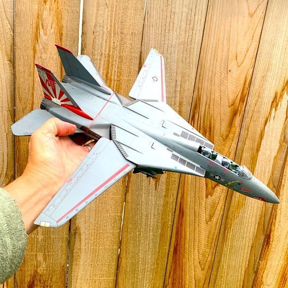 VF-111 gray jet An Hooch Roberts cool metal model - Picture 1 of 16